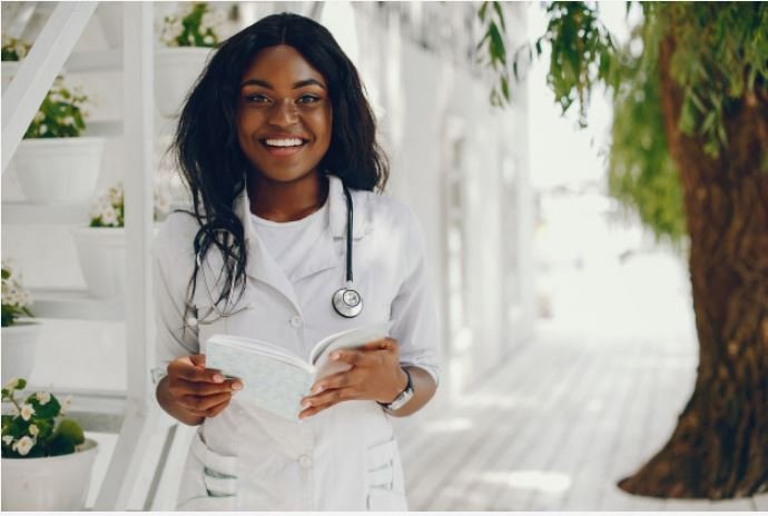 Estudante pode fazer prova de residência médica como “treineiro”